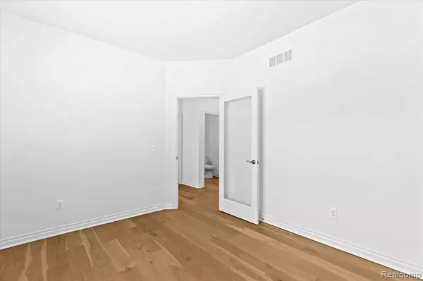 26806 Celtic Drive, Flat Rock, MI 48134