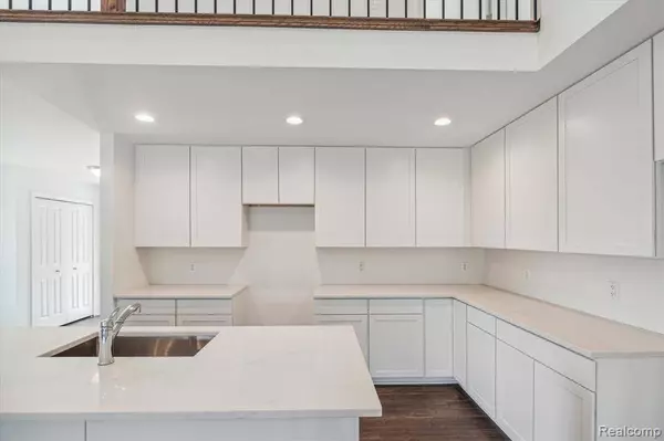 26926 Celtic Drive, Flat Rock, MI 48134