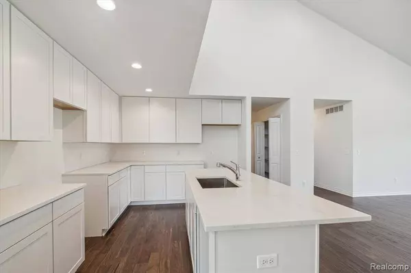 26926 Celtic Drive, Flat Rock, MI 48134