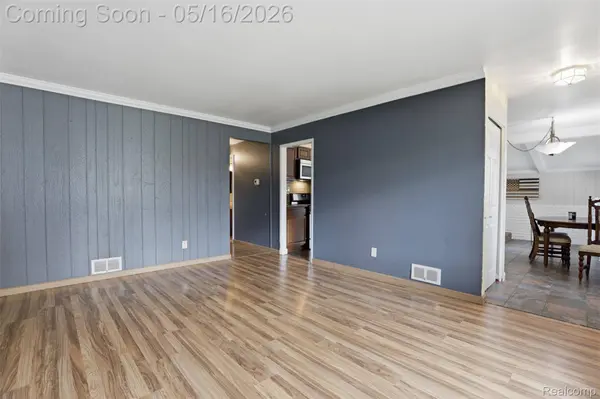245 Darwin ST, Westland, MI 48186