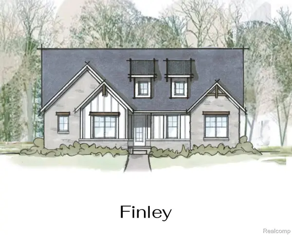 533 Park West DR, Milford Village, MI 48381