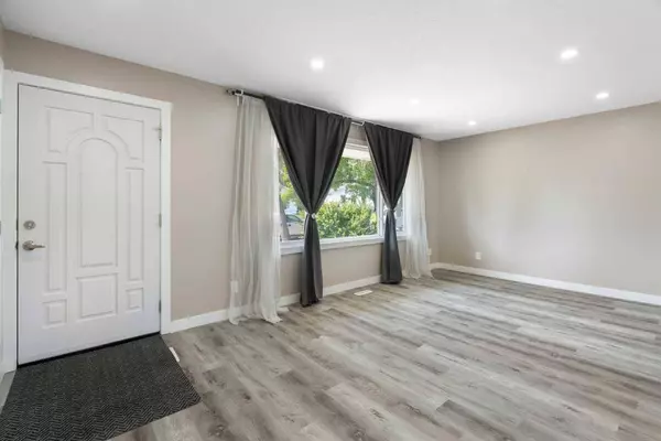 5340 5 AVE SE, Calgary, AB T2A 4E3