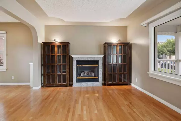 413 26 AVE NW, Calgary, AB T2M 3E3