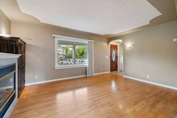 413 26 AVE NW, Calgary, AB T2M 3E3