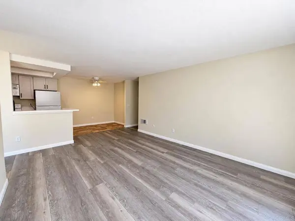 432 Edgehill LN, Oceanside, CA 92054