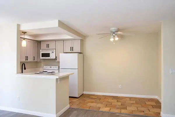 432 Edgehill LN, Oceanside, CA 92054