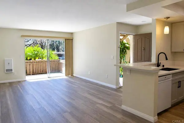 432 Edgehill LN, Oceanside, CA 92054