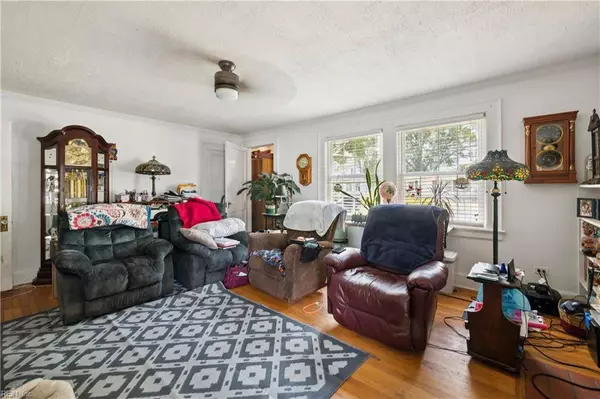 32105 Elizabeth St ST, Boykins, VA 23827