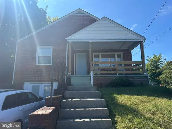 422 RANDOLPH AVE, Front Royal, VA 22630