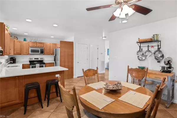 7516 Doe Bay LN, Chincoteague Island, VA 23336