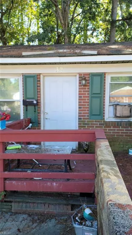 37 Colony RD, Newport News, VA 23602
