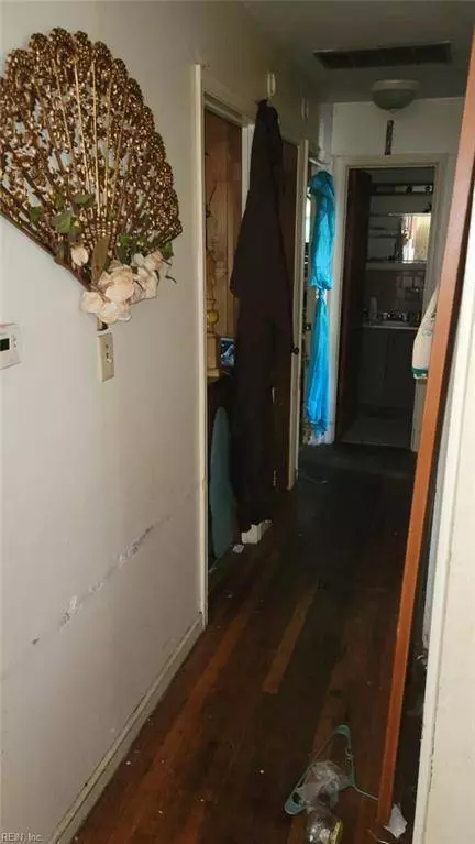 37 Colony RD, Newport News, VA 23602