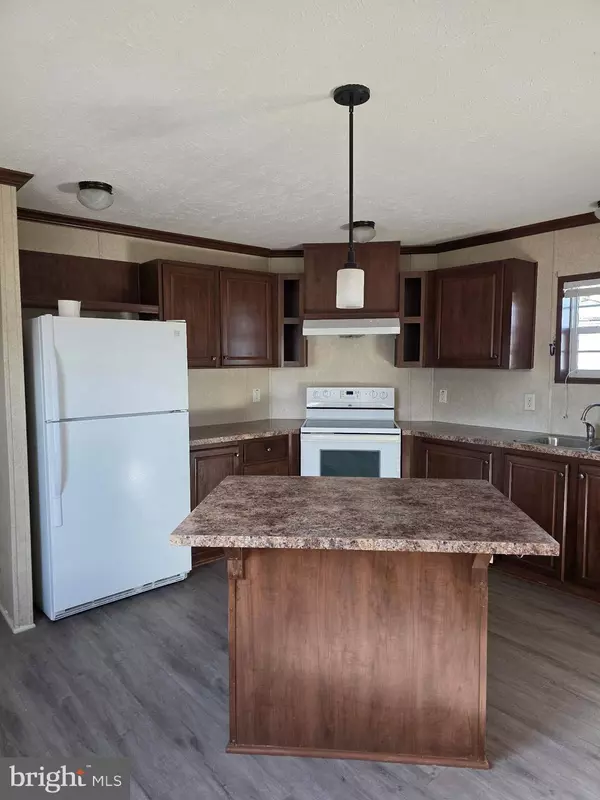 54 COREY LN COREY LN, Ridgeley, WV 26753