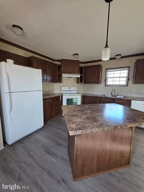 54 COREY LN COREY LN, Ridgeley, WV 26753