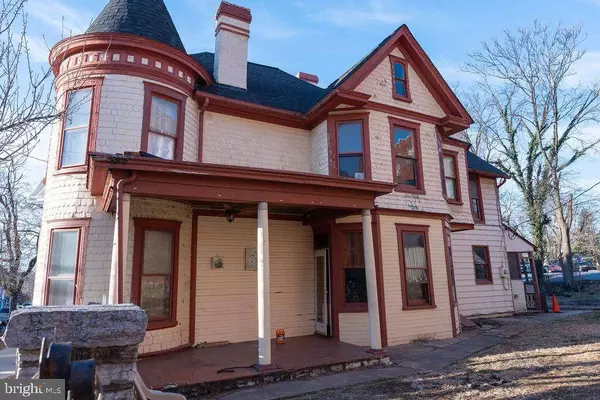 209 S MAPLE AVE, Martinsburg, WV 25401