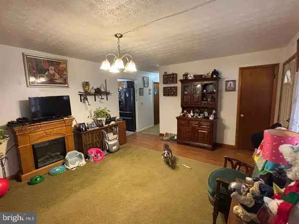 6395 SPRINGFIELD PIKE, Points, WV 25437