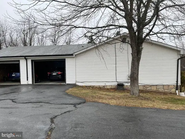 67 GREGORY DR, Martinsburg, WV 25404