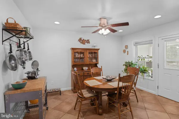 7516 DOE BAY LN, Chincoteague Island, VA 23336