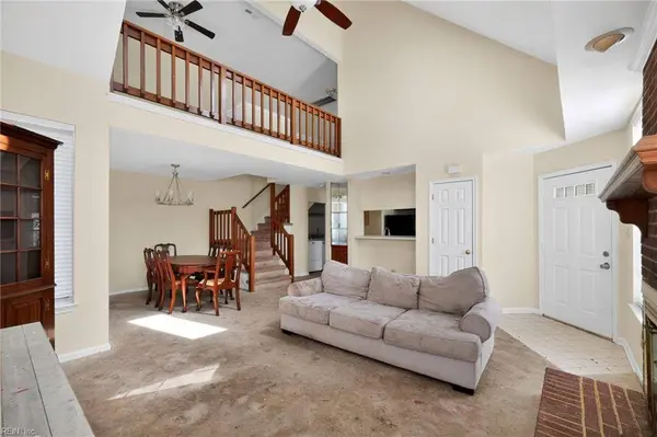 104 White Ridge LN, Yorktown, VA 23693