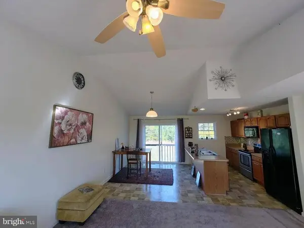 73 SNAKE EYES LN, Berkeley Springs, WV 25411