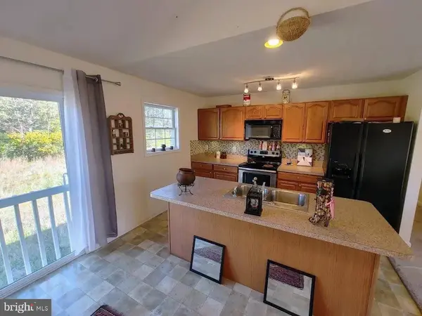 73 SNAKE EYES LN, Berkeley Springs, WV 25411