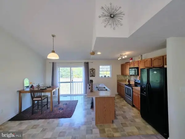 73 SNAKE EYES LN, Berkeley Springs, WV 25411