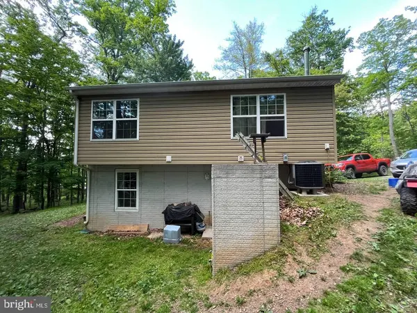 138 BRISTOL SPRINGS WAY, Slanesville, WV 25444