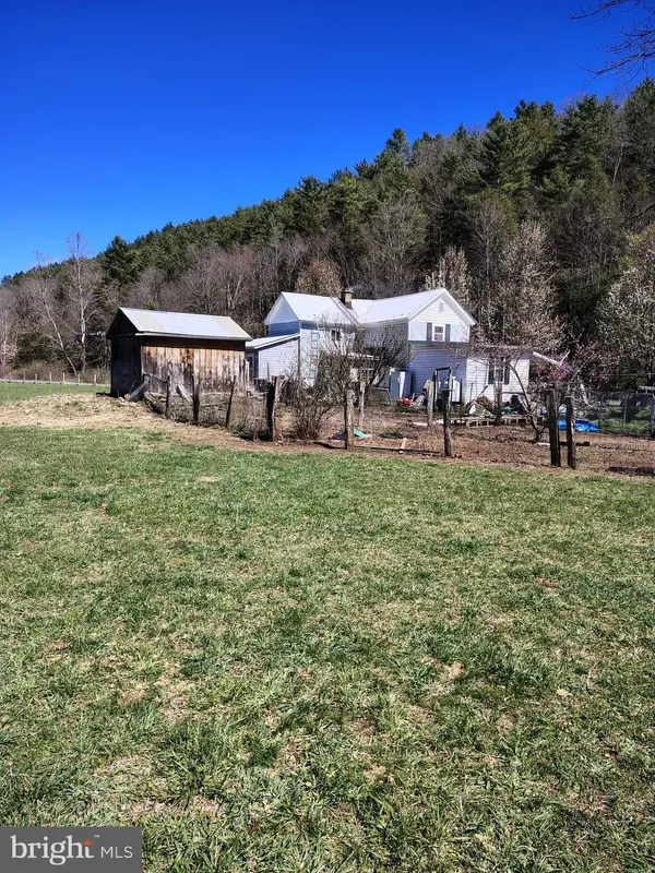 8124 THORN CREEK RD, Sugar Grove, WV 26815