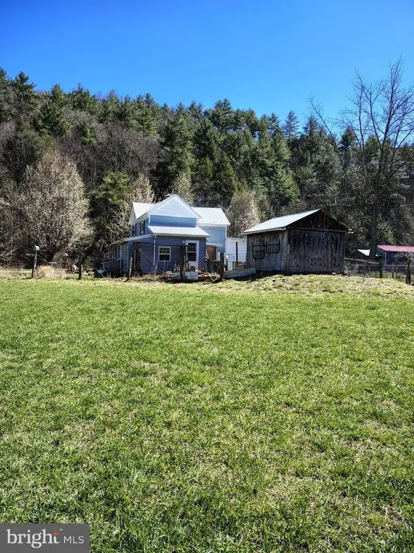 8124 THORN CREEK RD, Sugar Grove, WV 26815
