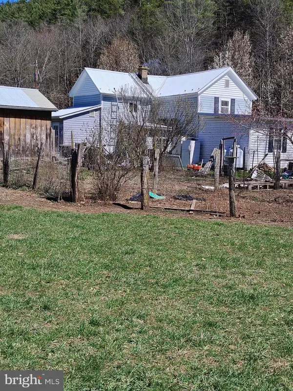 8124 THORN CREEK RD, Sugar Grove, WV 26815