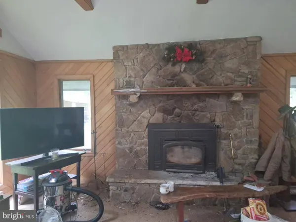 440 BOBCAT RD, Davis, WV 26260