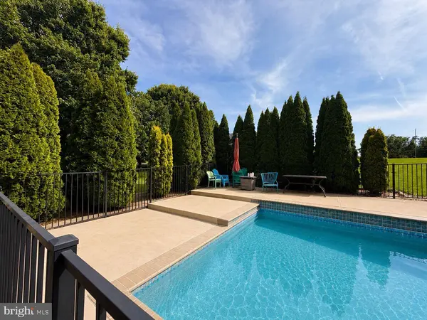 7164 N CREST CT, Warrenton, VA 20187