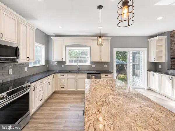 7164 N CREST CT, Warrenton, VA 20187