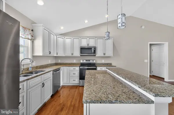 108 AUGUSTA AVE, Grottoes, VA 24441