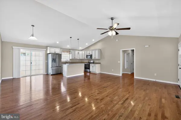 108 AUGUSTA AVE, Grottoes, VA 24441