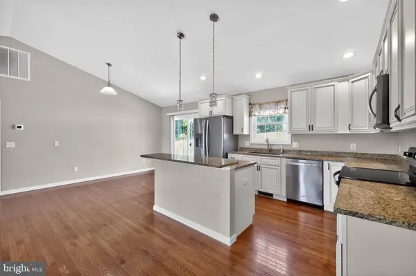 108 AUGUSTA AVE, Grottoes, VA 24441