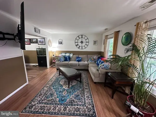 4802 QUEENSBURY CIR, Fredericksburg, VA 22408