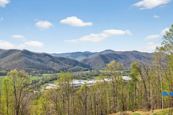355 Clan Alpine WAY, Glasgow, VA 24555