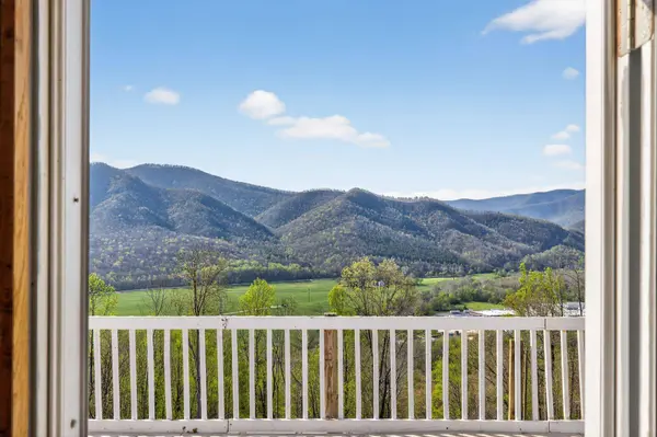 355 Clan Alpine WAY, Glasgow, VA 24555