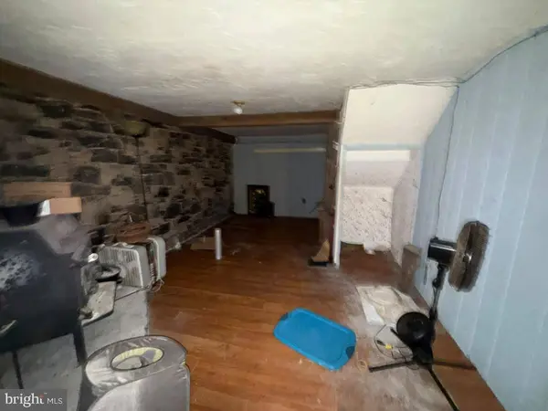 608 GOSLING MARSH RD, Martinsburg, WV 25404