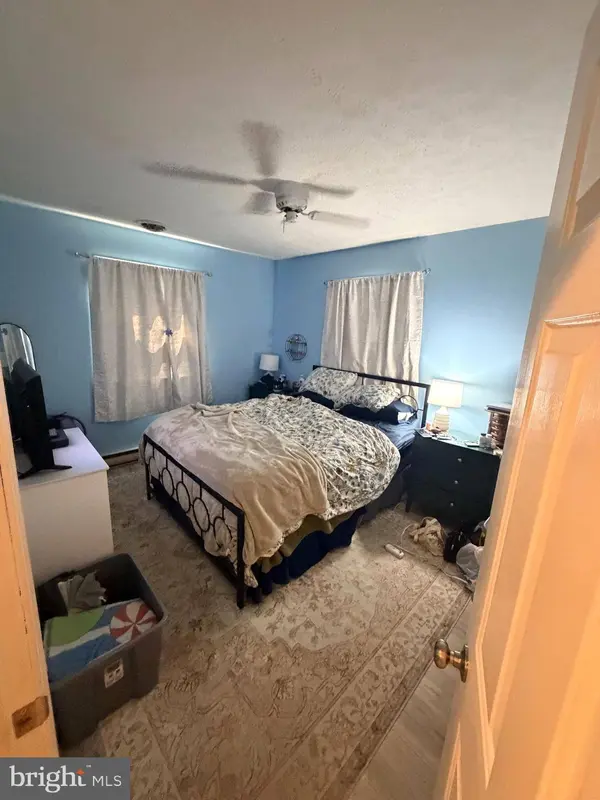 756 GREENWOODS DR, Berkeley Springs, WV 25411