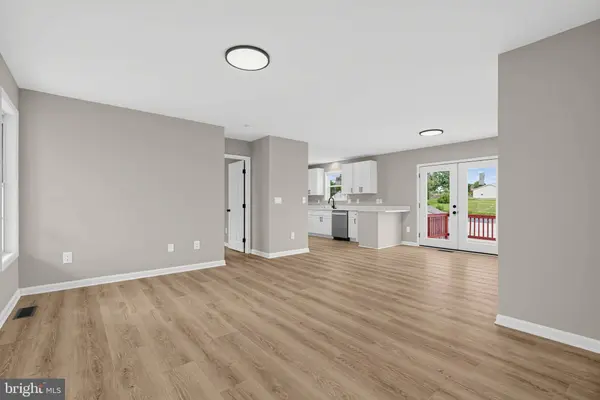 72 SOMERSET DR, Weyers Cave, VA 24486