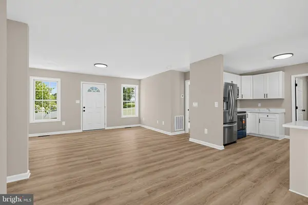 72 SOMERSET DR, Weyers Cave, VA 24486