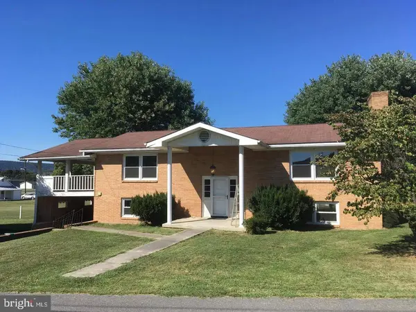 208 EISENHOWER DR