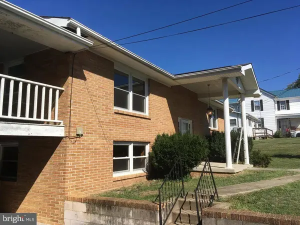 208 EISENHOWER DR, Moorefield, WV 26836