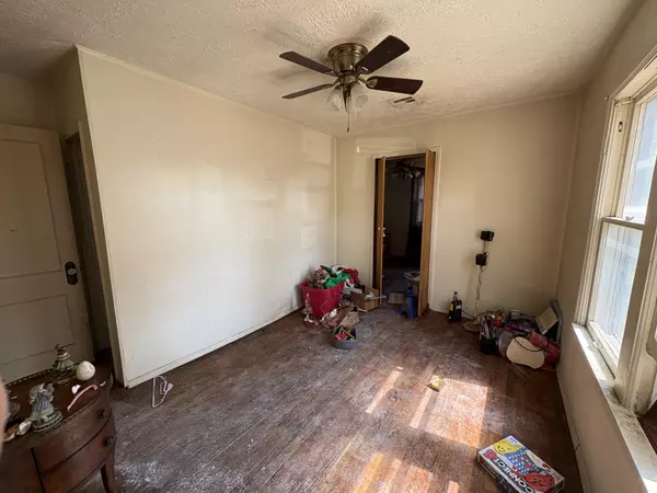 Shawnee, OK 74801-5042,1001 N Broadway Ave