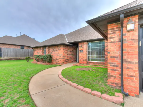 2701 SW 112th St, Oklahoma City, OK 73170-2615