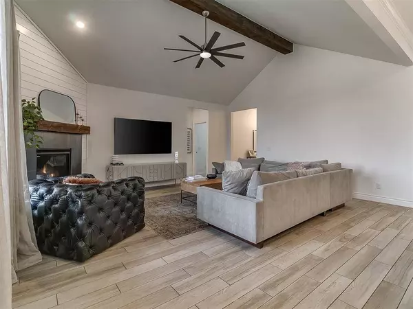 10580 Pine Ridge DR, Edmond, OK 73025