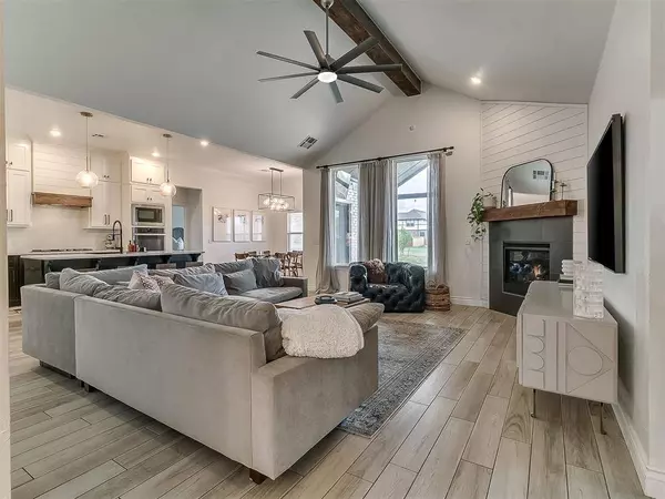 10580 Pine Ridge DR, Edmond, OK 73025