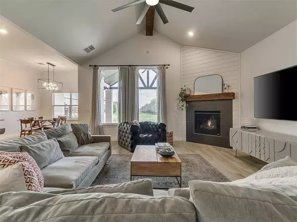 10580 Pine Ridge DR, Edmond, OK 73025